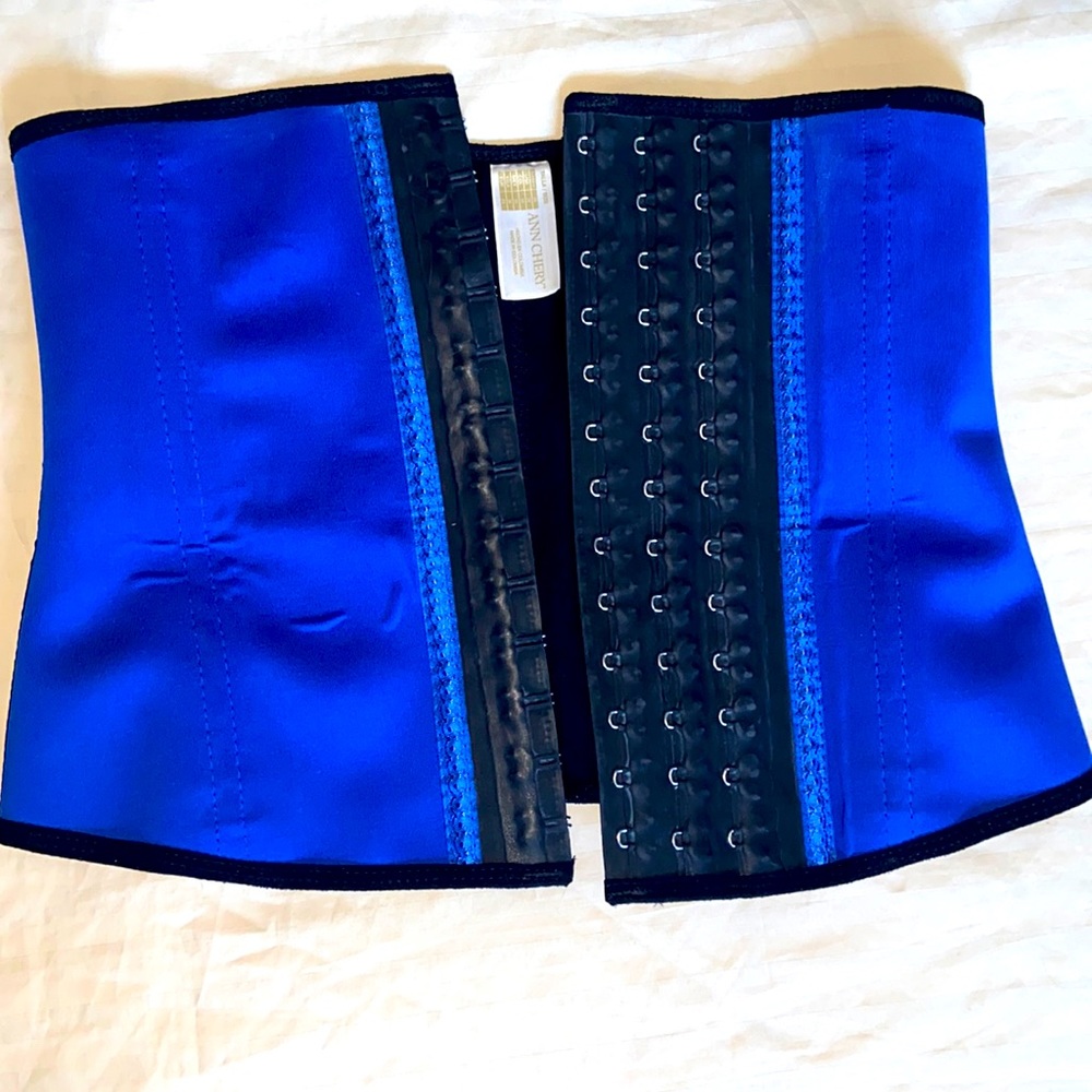 Waist trainer